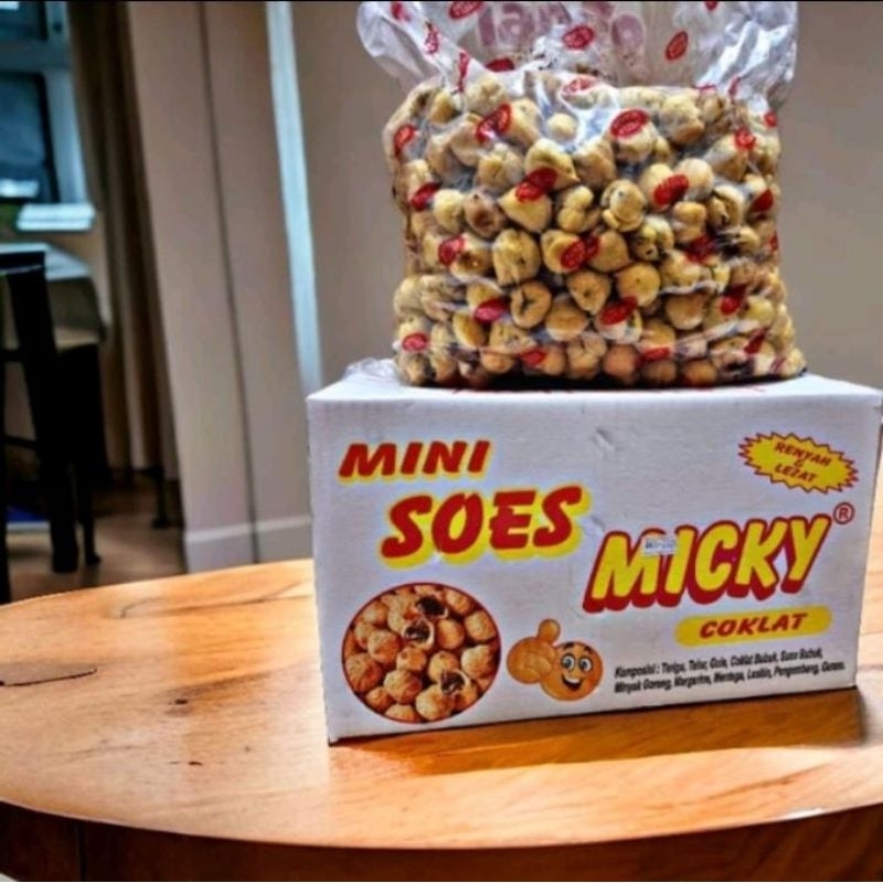 

cemilan kue soes coklat lumer/250gram/500gram