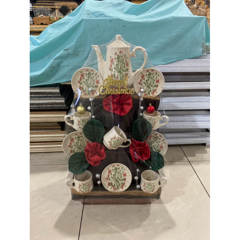 

parcel tea set/parcel teko/parcel cangkir/parcel piring tatakan/parcel pecah belah/parcel hampers lebaran