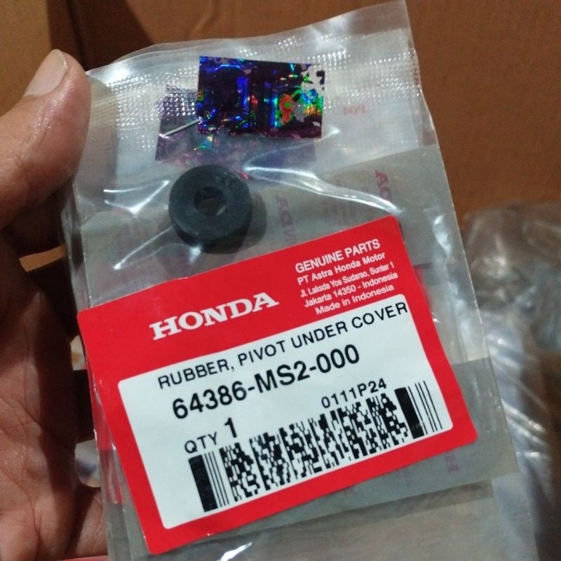 Karet Visor Winshield Rubber Pivot Cover Tiger Revo 64386-MS2-000