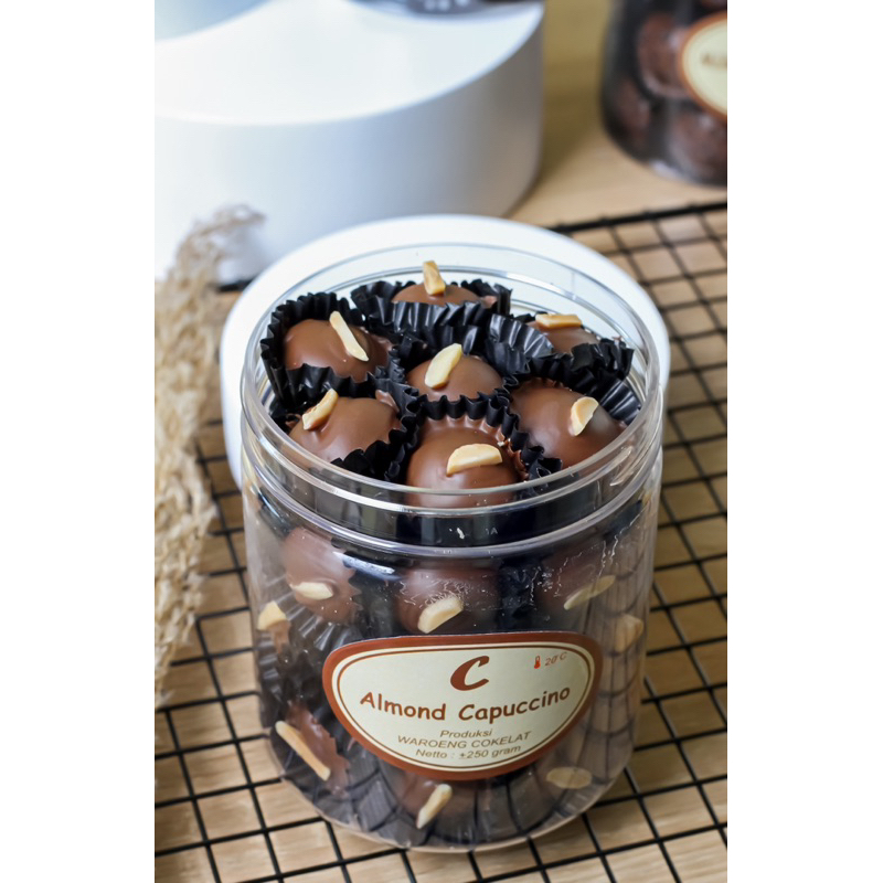 

Waroeng Cokelat Kue Sagu Almond Cappucino Glutten Free
