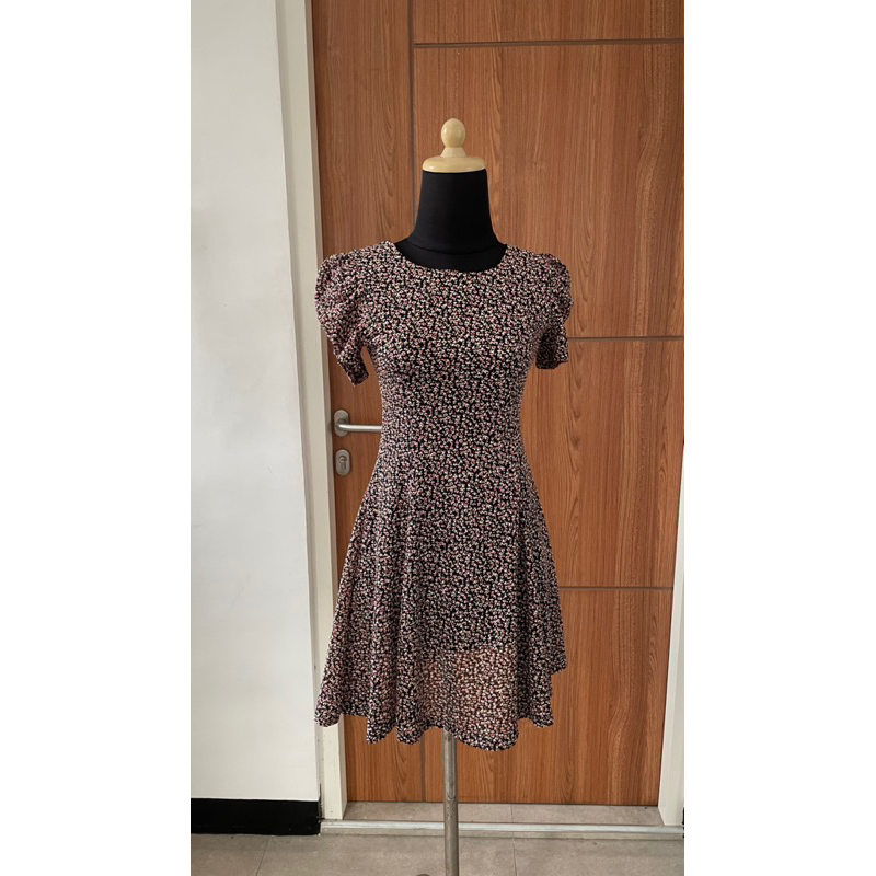 plastic island dress cewek dress pantai