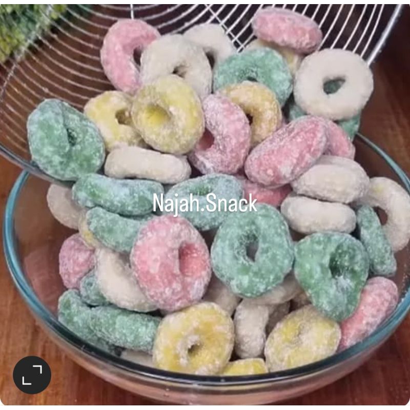 

DONAT WARNA MANIS