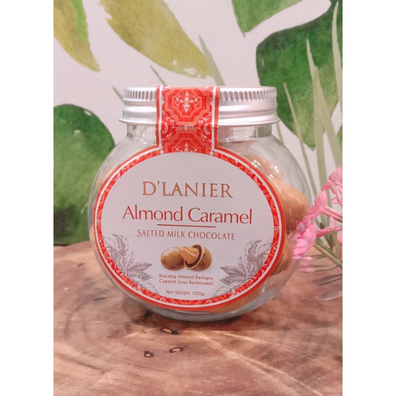 

D'lanier Almond Caramel Salted Milk Chocolate/ Kacang Almond Berlapis Cokelat Susu Berkaramel 100gr