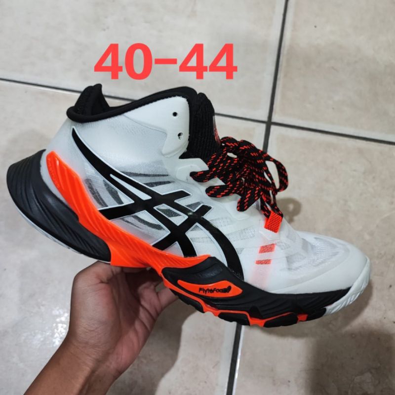 Sepatu Voly basket asics metarise