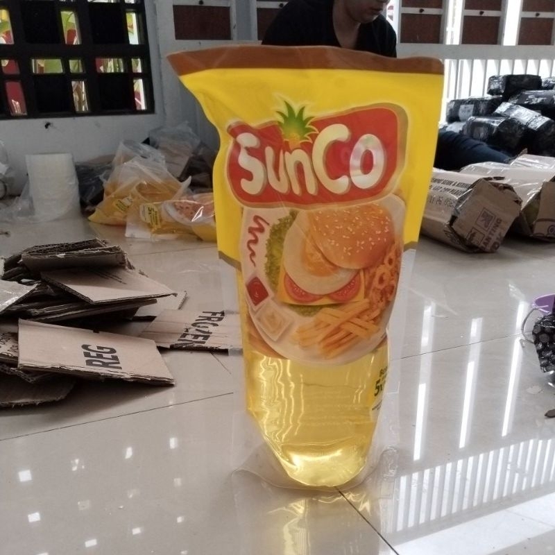 

sunco minyak goreng 1 liter