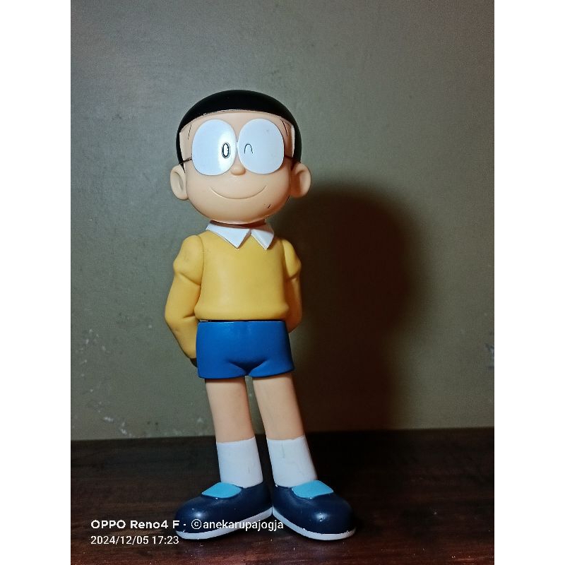 action figure nobita doraemon