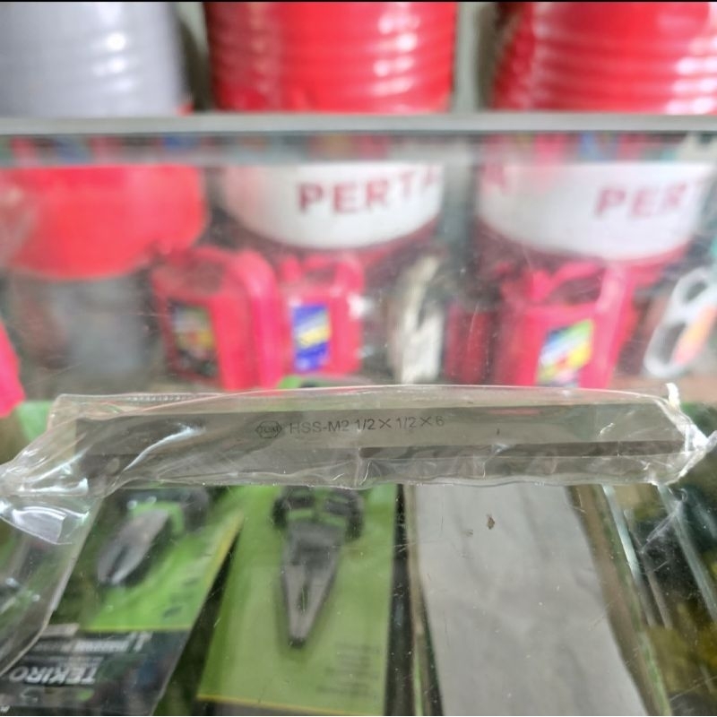 Mata Pahat Bubut Toki M2 1/2x1/2x6 // Betel Bubut Toki M2 1/2x6