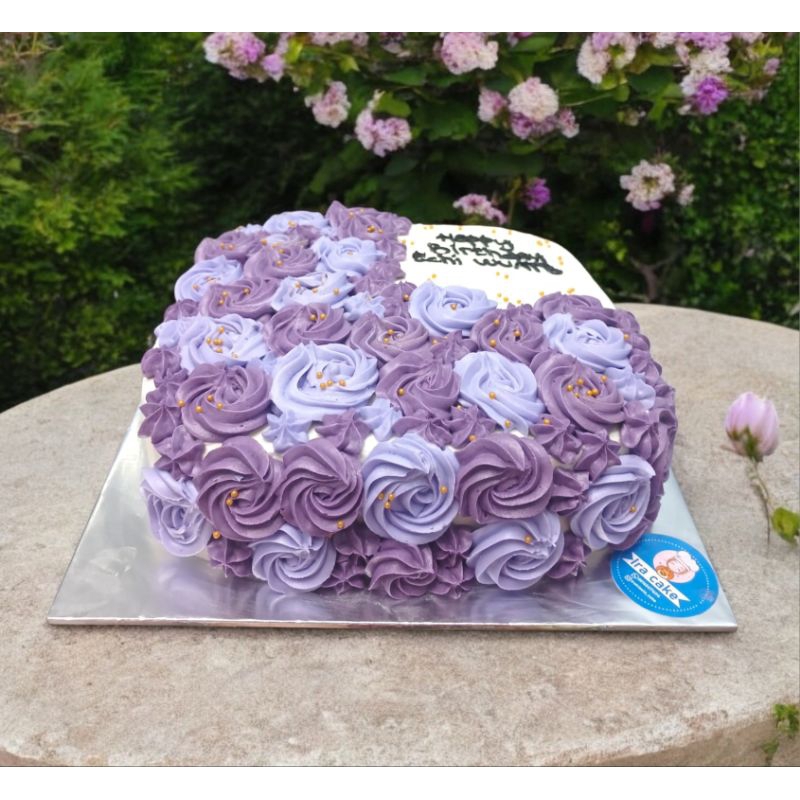 

Kue ulang Tahun cantik Uk 20Cm