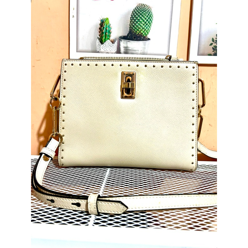 Gillivo sling cantik mungil