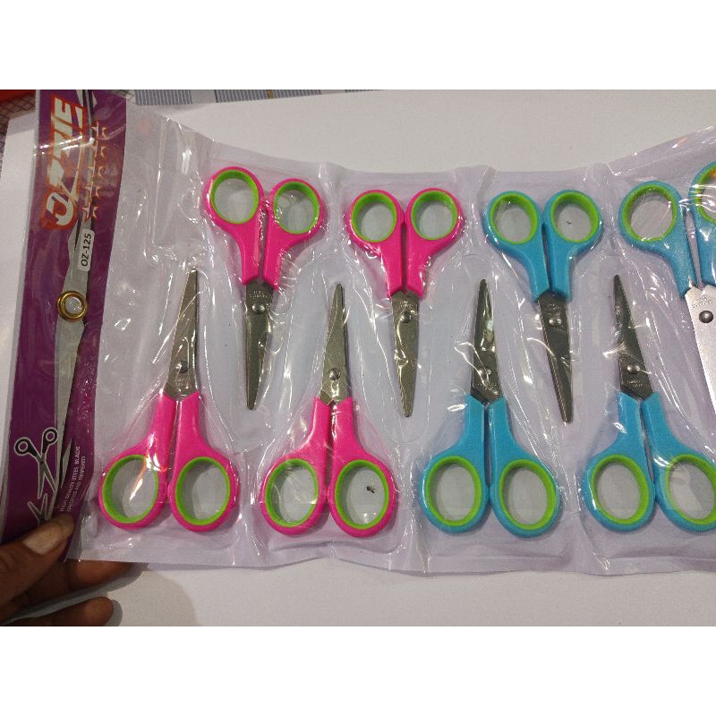 

( 1 RENTENG 12 PCS) GUNTING KECIL RENTENG