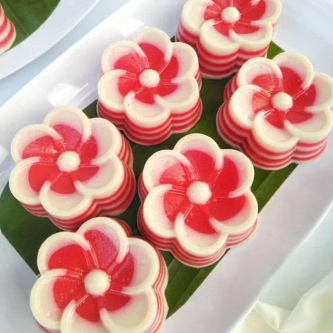 

Kue Lapis Bunga Pepe / Kue Basah / Kue Jajanan Pasar / Kue subuh