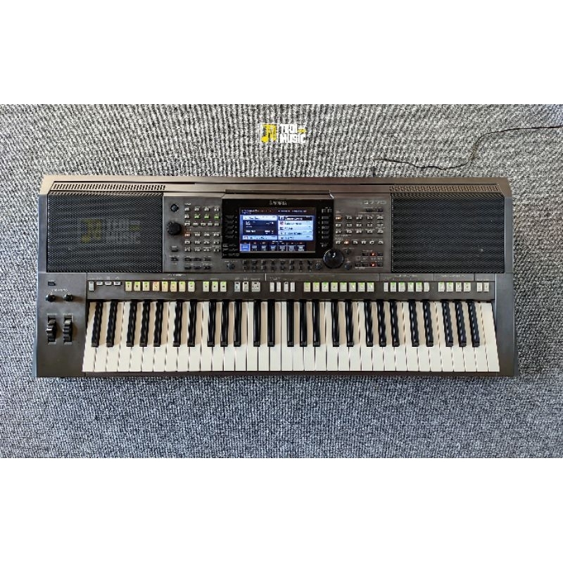 Keyboard Yamaha PSR-S770 second bekas