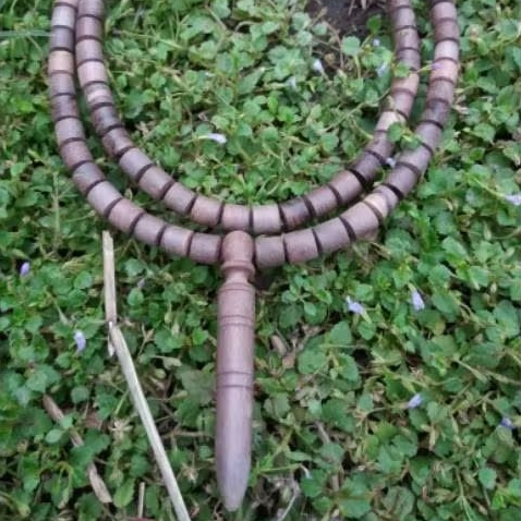 Kalung kayu galih cokro geni/cakra geni