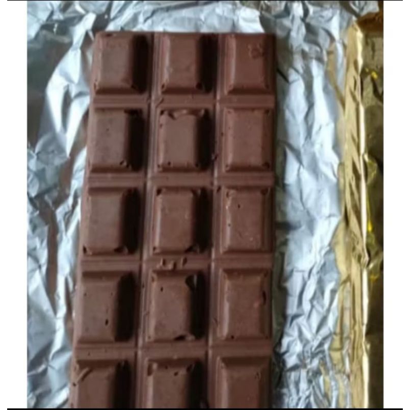 

COKELAT BATANGAN LEBURAN SILVER***QN MIX MEDE ALMOND 100GRAM