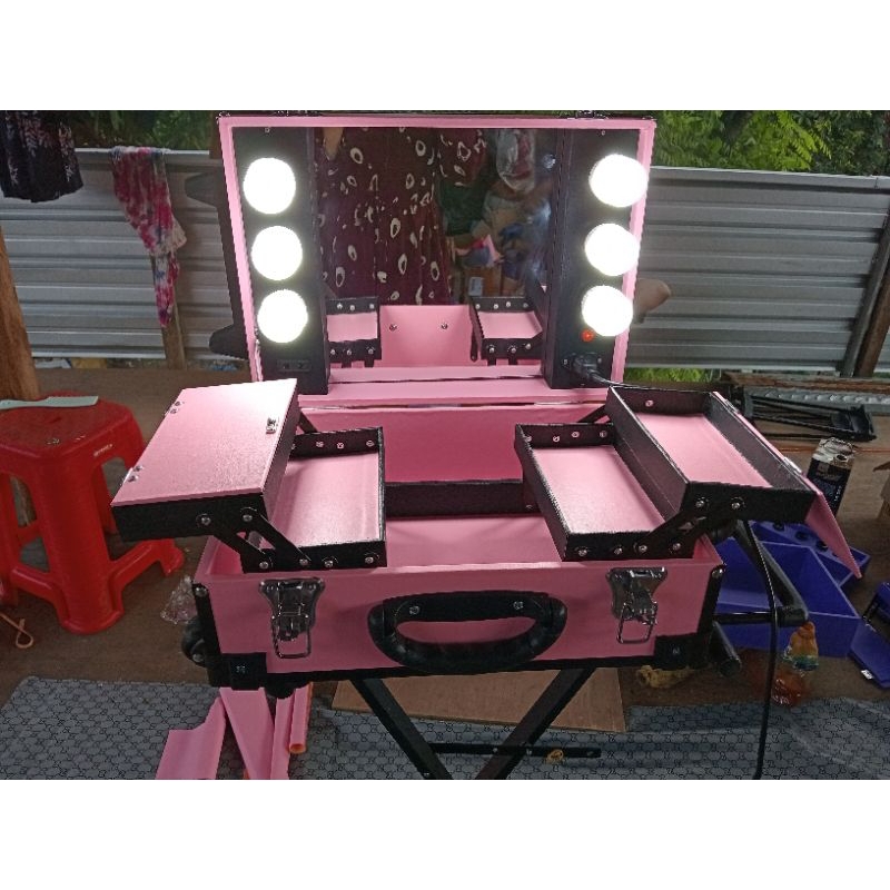 Koper Makeup Murah / Beautycase Makeup 6 Lampu