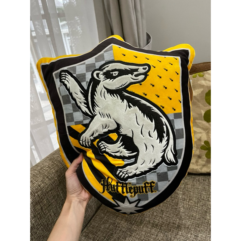 Miniso x Harry Potter Bantal Hufflepuff Harry Potter Miniso