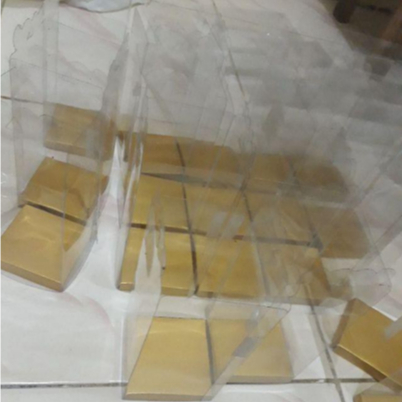 

Mika Kotak Souvenir Uk 6x6x10, isi selusin satu lusin 12 pcs