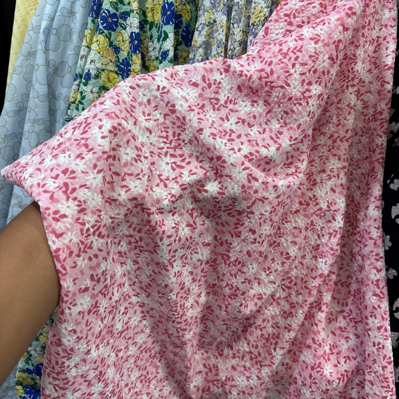 kain katun cringkel motif bunga - kain katun motif bunga kecil - kain katun paris ceringkel motif Ko
