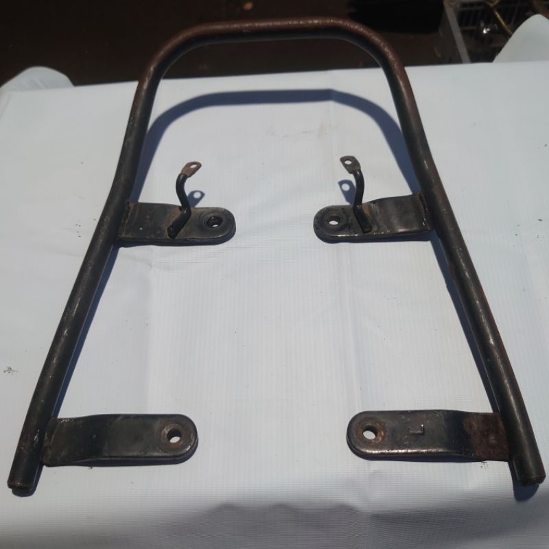 begel behel planger pegangan jok belakang Suzuki Shogun kebo Bagong tornado original