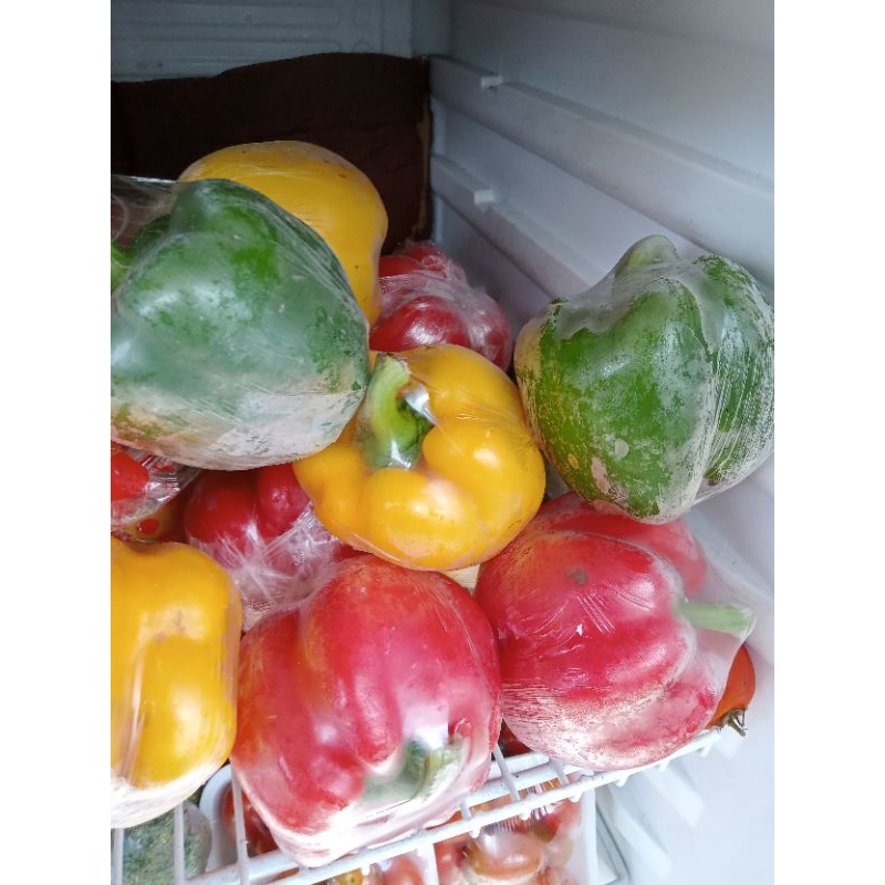 

paprika merah kuning hijau
