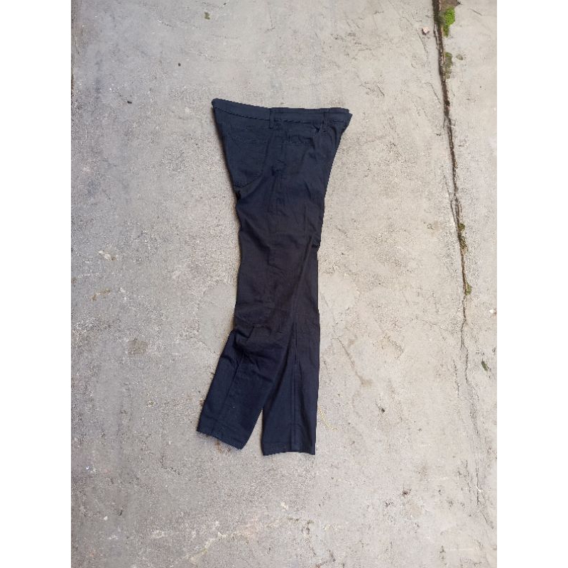 celana chino UN1KL0 celana chinos second celana bekas celana panjang jeans secondhand outfit pria wa