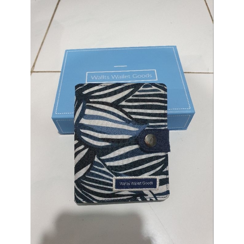 Wallts Dompet Lipat Unisex Preloved