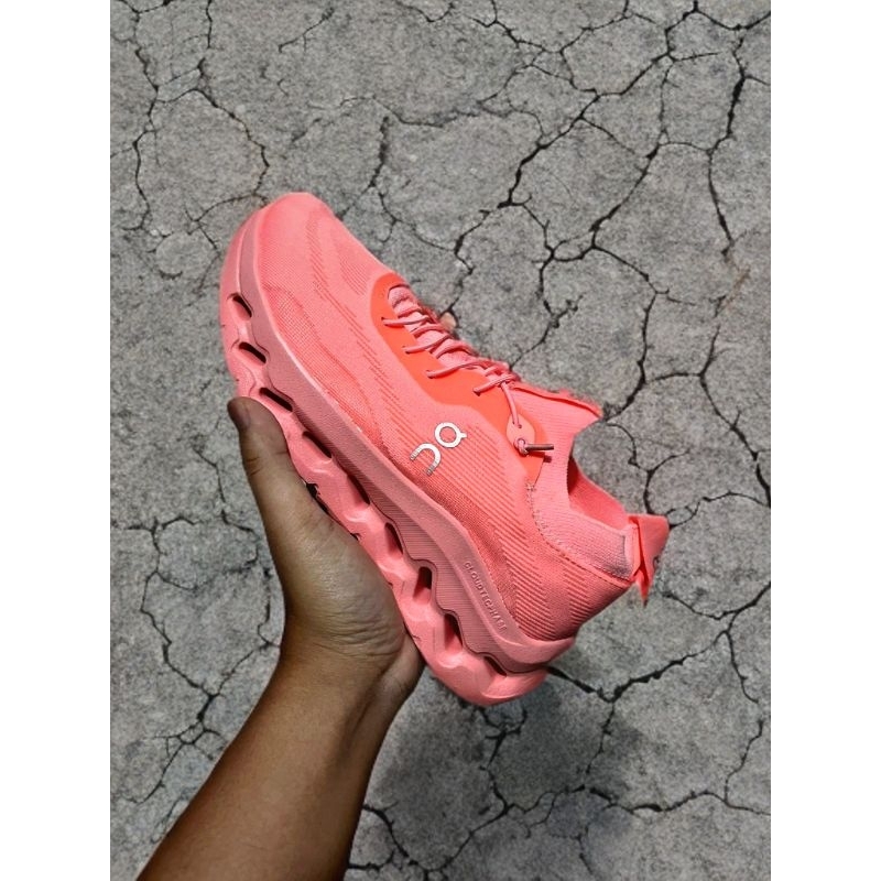 Sepatu ON-CLOUD LOEWE PINK