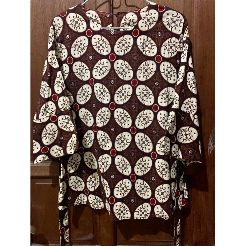 Preloved Atasan Blouse Batik Kerja Kantor Wanita Cantik Modis Modern Kekinian