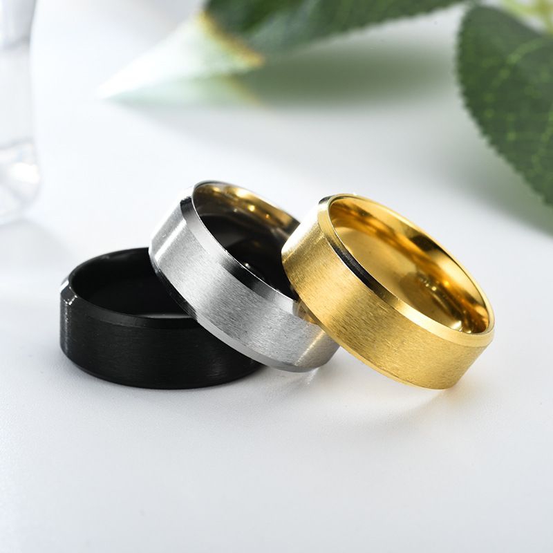 Cincin Titanium keren Cincin Pria Wanita motif polos Anti karat Black/Gold/Silver/Biru
