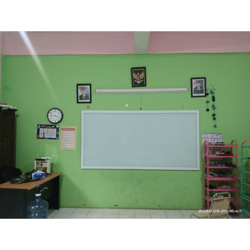 

papan tulis sekolah 120x240 / Papan Tulis frame / glassboard sekolah/ Papan Tulis Kaca sekolah