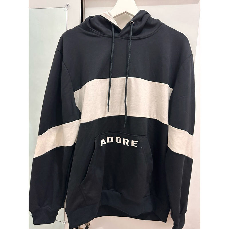 Hoodie Tulisan Adore Hitam Putih Hitam