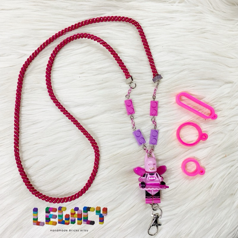 

Lanyard le 9 o karakter batman pink