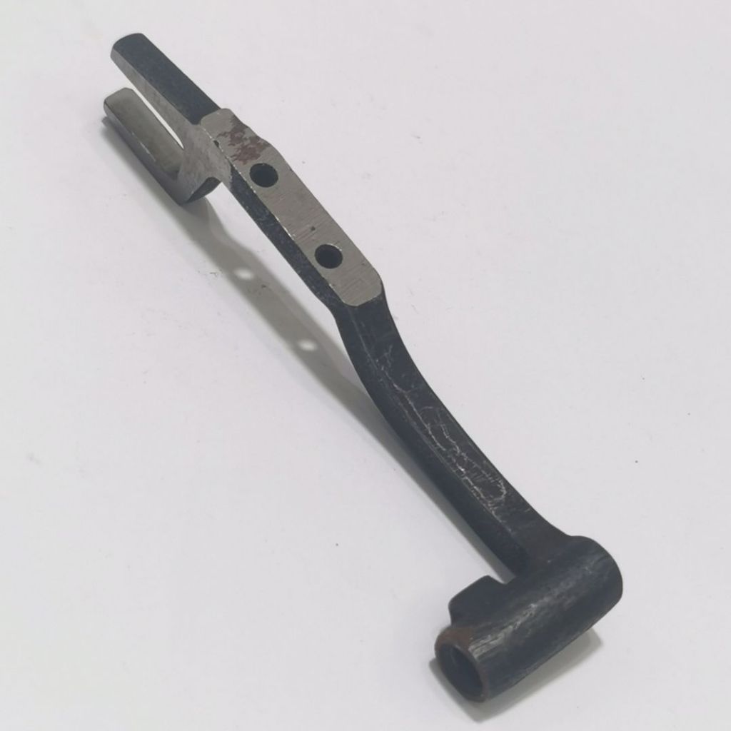 [ 147767-001 ] Ayakan Gigi / Dudukan Gigi Brother DB2-B735 / DB2-B714 Mesin Jahit Industri Jarum 1 L