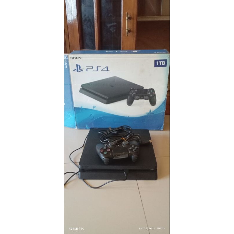 ps 4 slim 1000Gb second