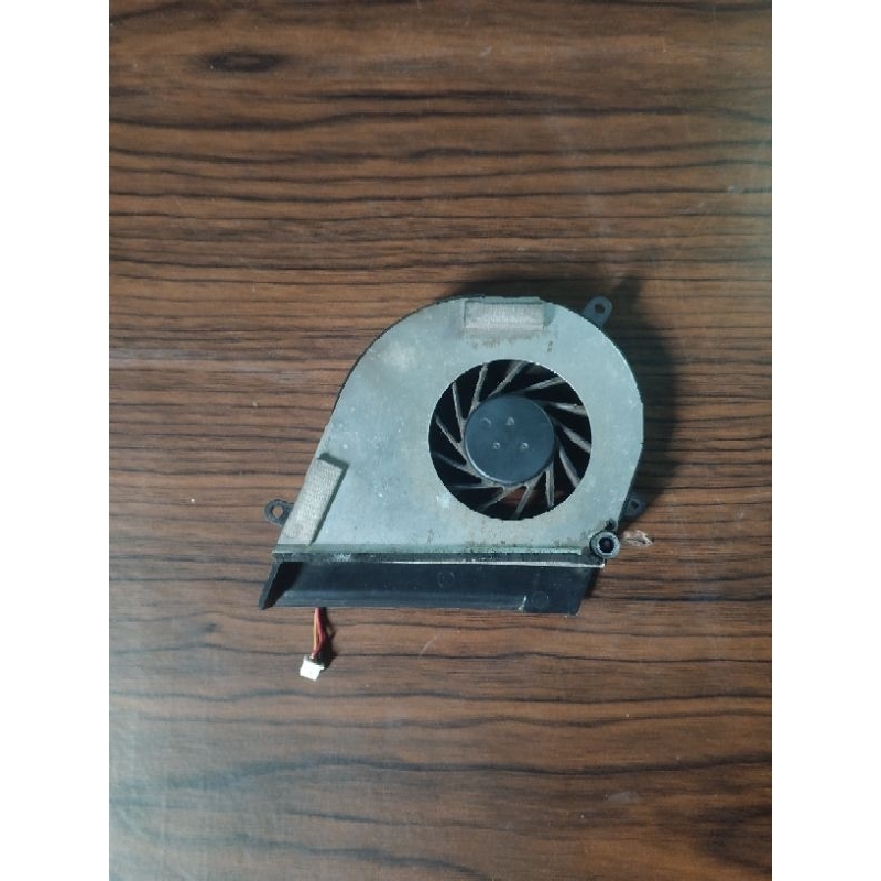 kipas laptop (bekas)