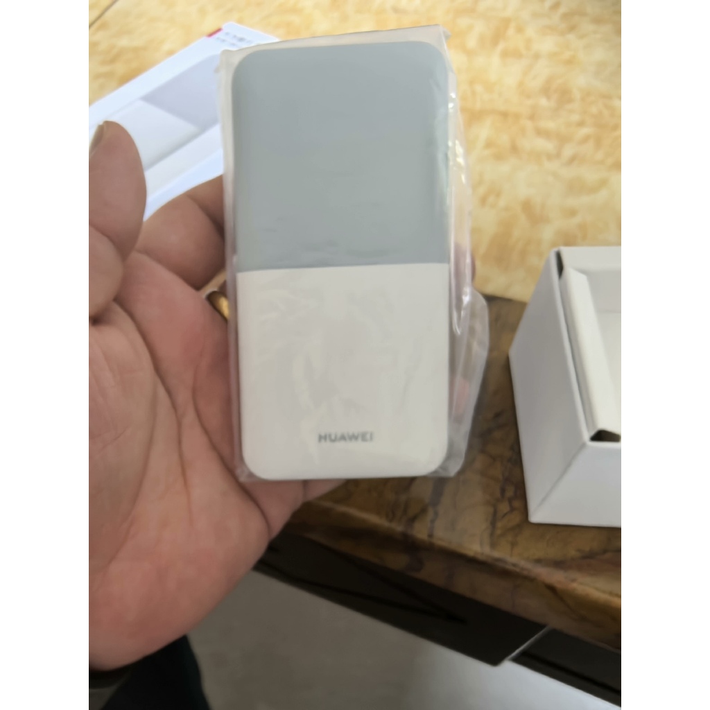 Huawei Mobile WiFi 5 E5586-822 4G LTE Router Pocket 195 Mbps Unlocked Portable Pocket MiFi Modem Sim