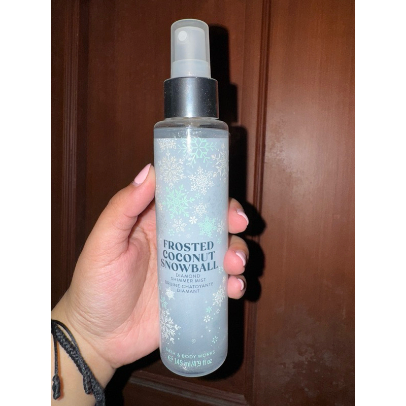 BATH&BODY WORKS BBW frosted coconut snowball glitter mist