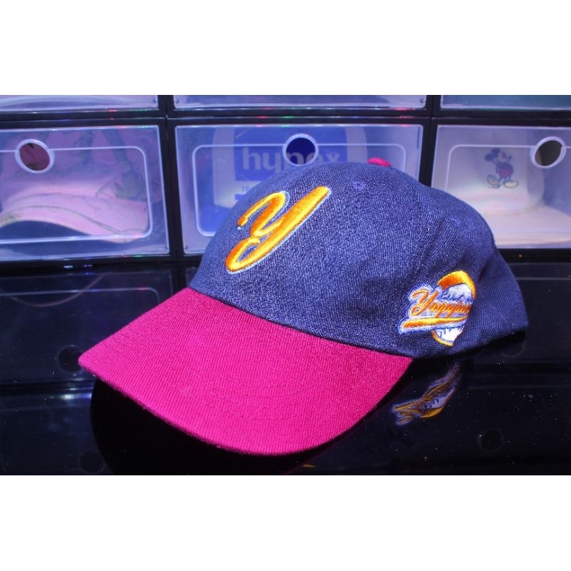 topi second logo Y