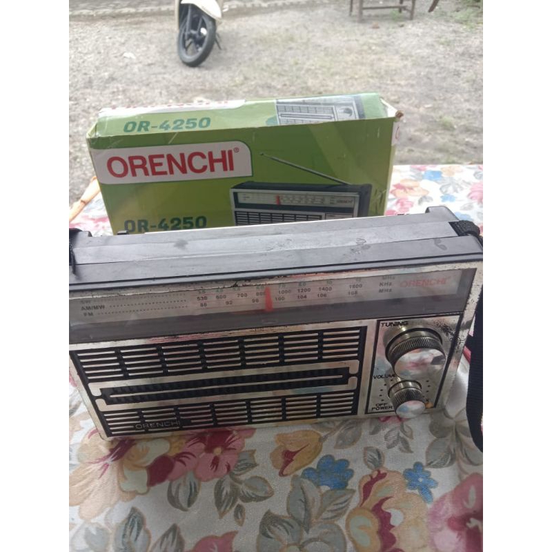 RADIO PORTABLE INTERNATIONAL JADUL 3BAND FM-AM-SW DC