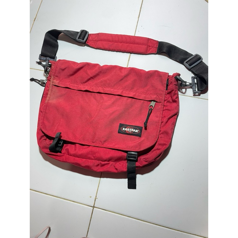 eastpak usa sling bag