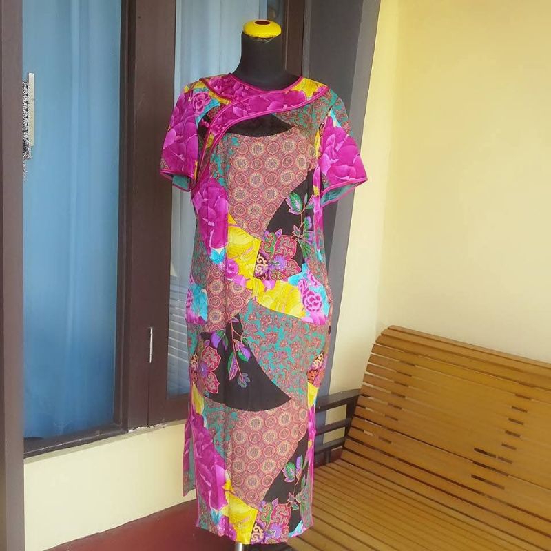 Dress Cheongsam Pink Motif Batik