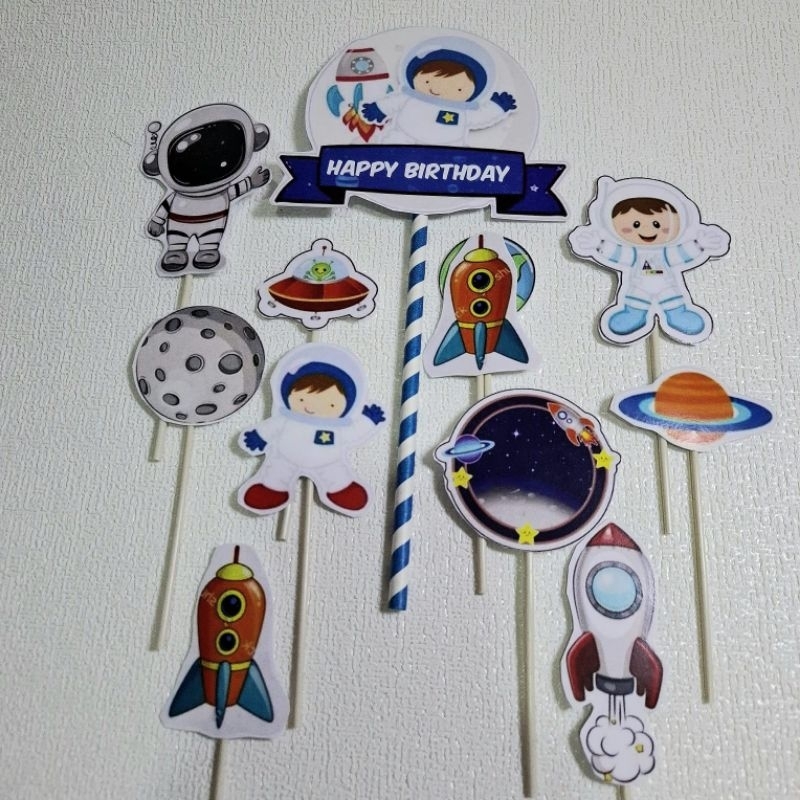 Cake Topper Karakter Astronot/Hiasan Kue Ulang Tahun/Topper Cake Happy Birthday/Tusukan kue/Custom N