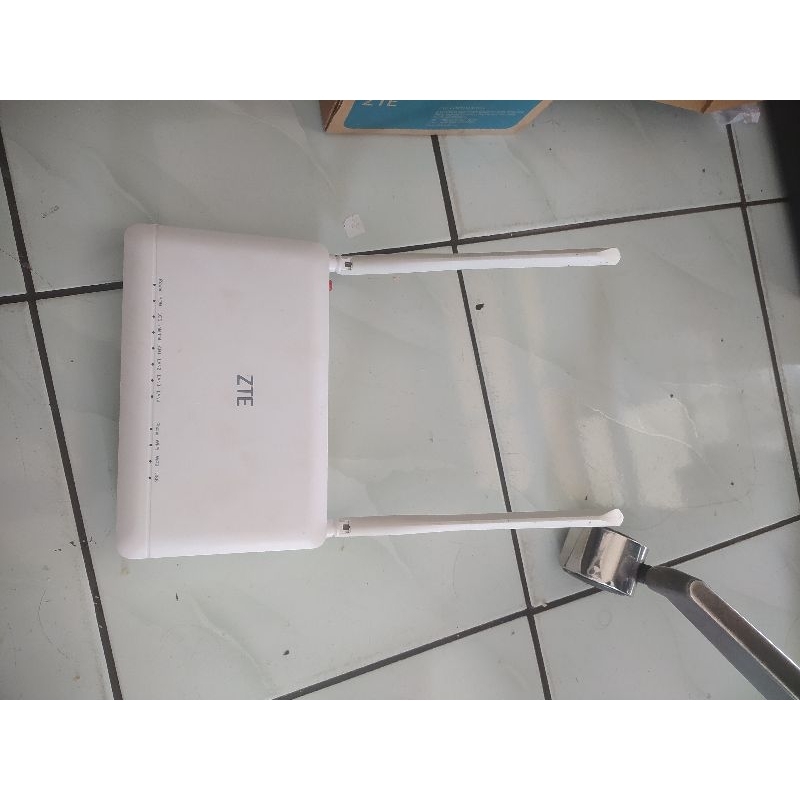 ZTE f670L port biru