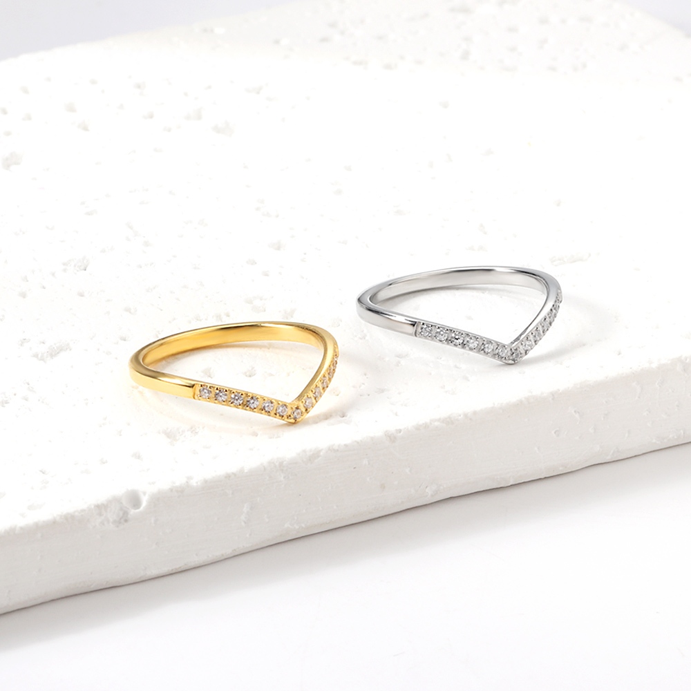 Cincin Wanita Simple Bentuk V Cincin Tunangan Titanium Anti Karat - Lady