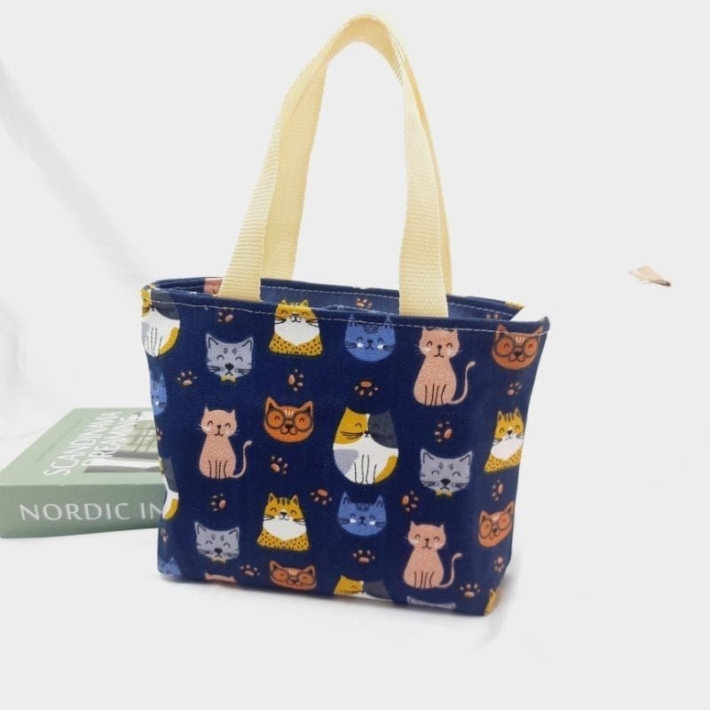 Totebag kanvas motif tas kanvas penutup resleting tas kanvas motif mozaik tas mukena motif mozaik