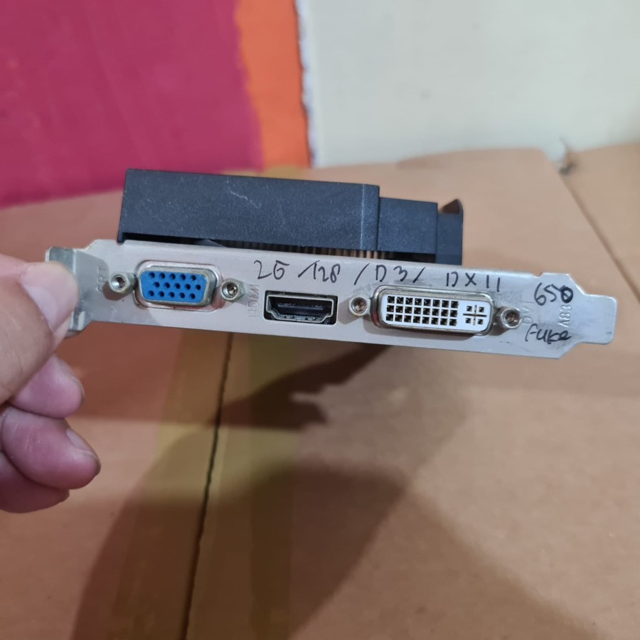 vga 2gb /128/ddr3/directx 11 ( Fake )