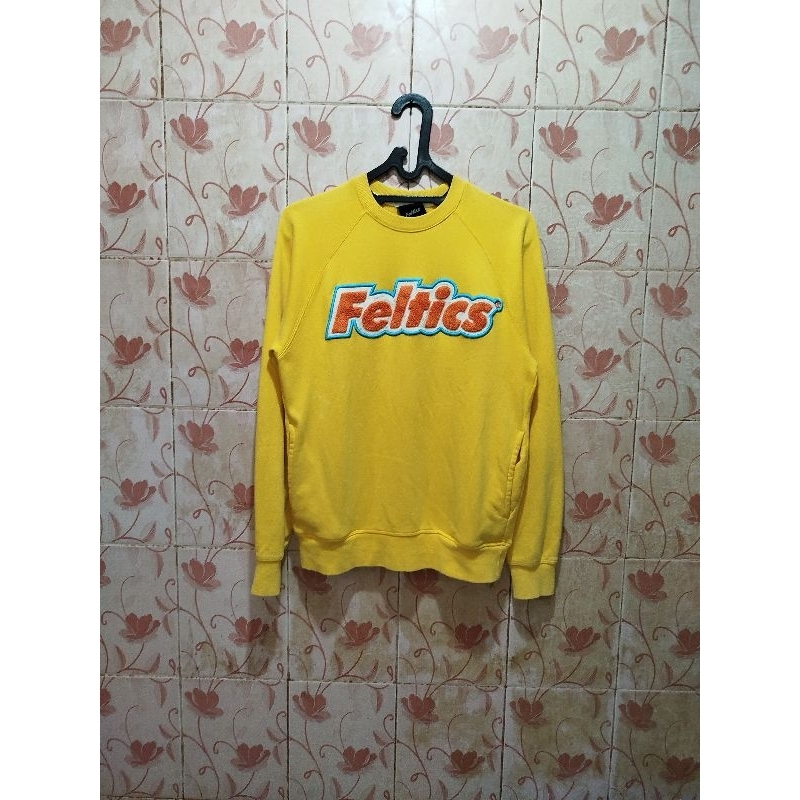 Crewneck feltic