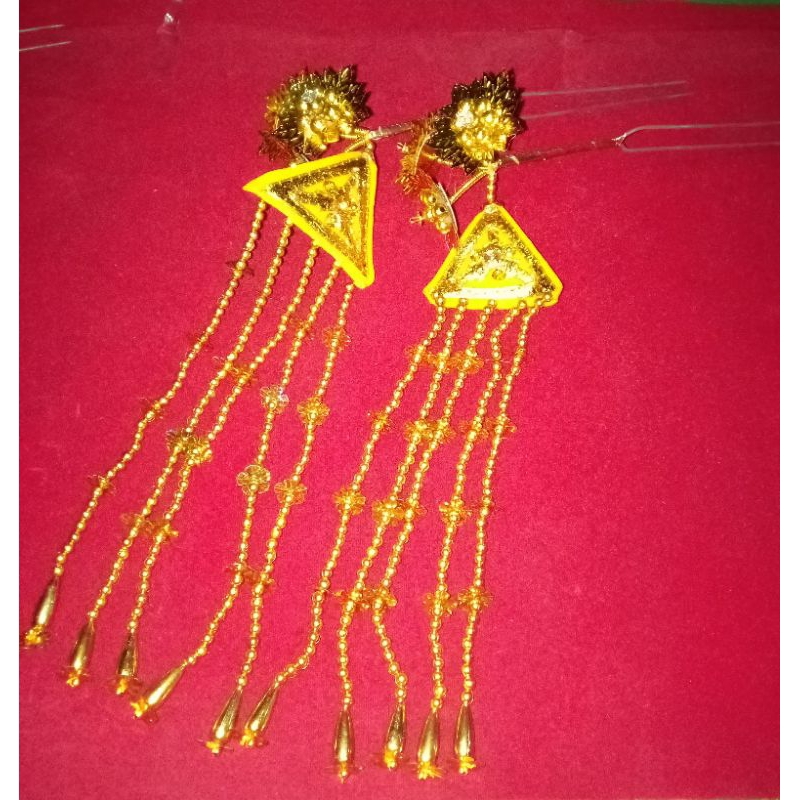 Sepasang jurai segitiga sunting melayu