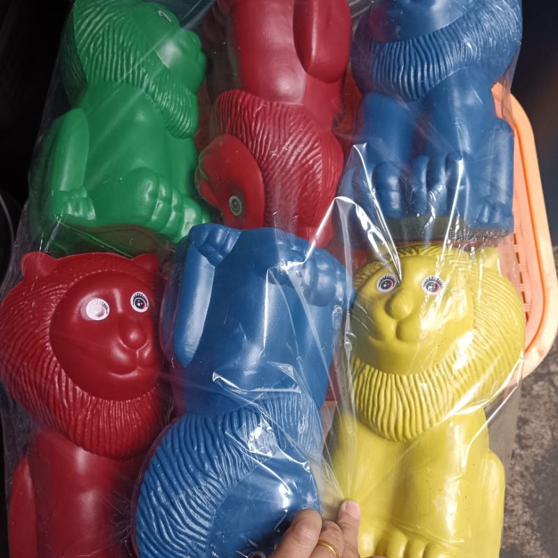 celengan plastik celengan kura kura celengan singa celengan beruang plastik