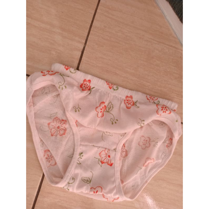 Celana Dalam Aroma Khas Wanita